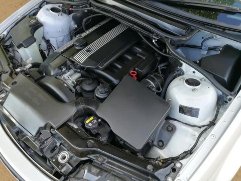 BMW - 325i Station Wagon