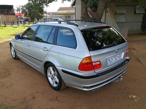 BMW - 325i Station Wagon
