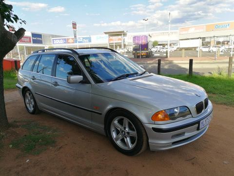 BMW - 325i Station Wagon