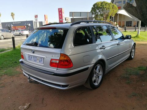 BMW - 325i Station Wagon