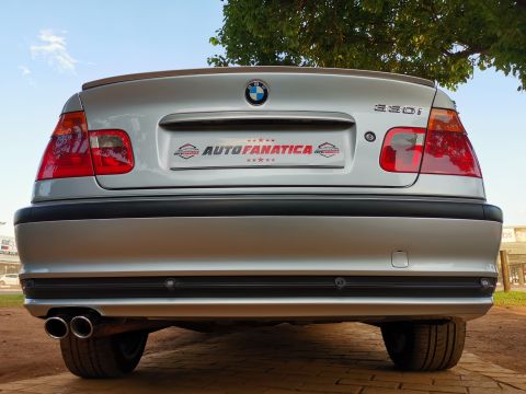 BMW - 330i Exclusive Pack