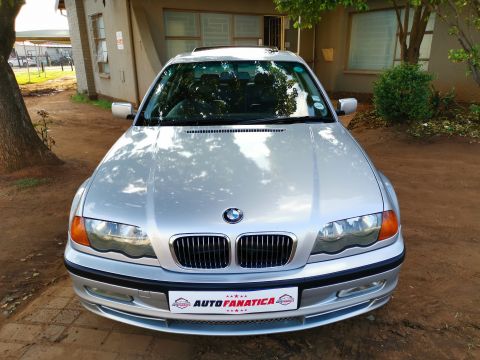 BMW - 330i Exclusive Pack