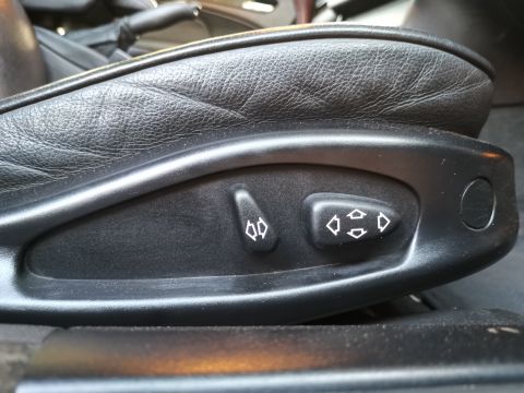 BMW - 330i Exclusive Pack