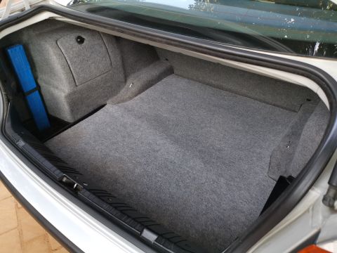 BMW - 330i Exclusive Pack