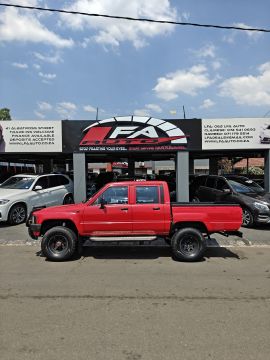 Toyota - Hilux 2.2 Double Cab 4x4
