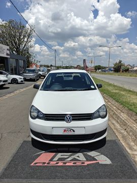 Volkswagen - Polo Vivo 