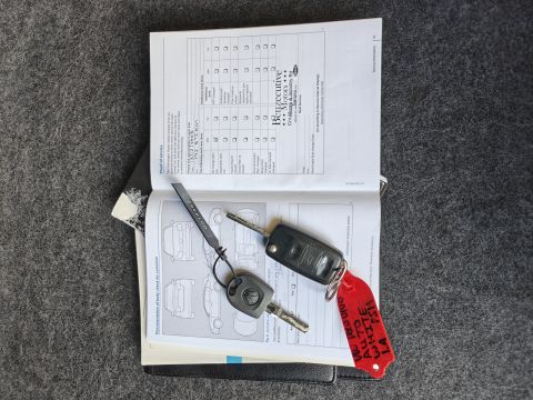 Volkswagen - Polo Vivo 