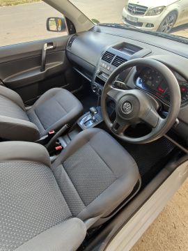 Volkswagen - Polo Vivo 